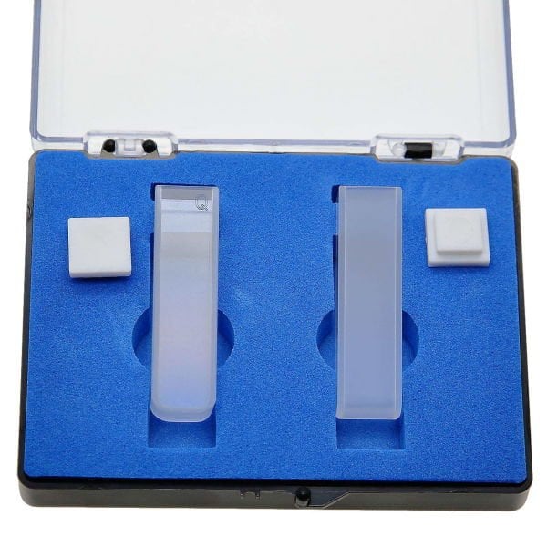 Kuvars Spektrofotometre Küveti - Makro 3.5 ml Kapaklı - 5 Kutu /10 Adet Toptan